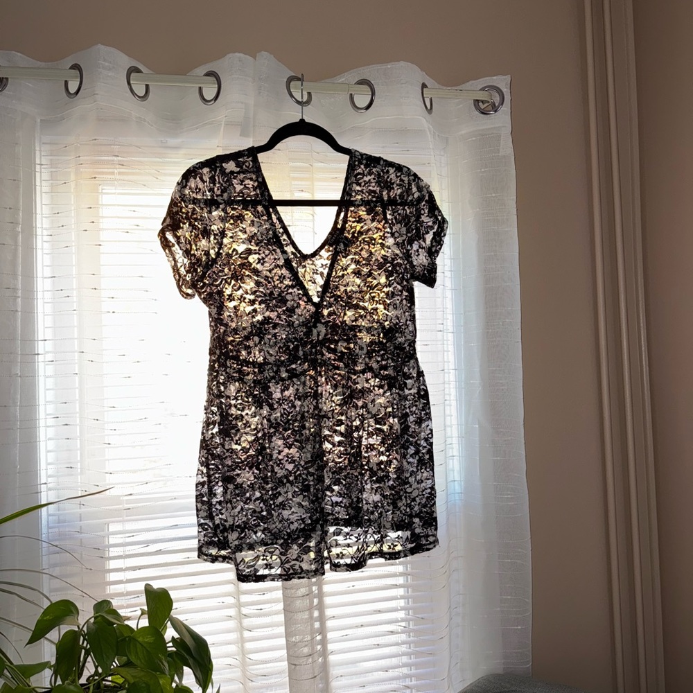 Torrid Black and White Floral Lace Top